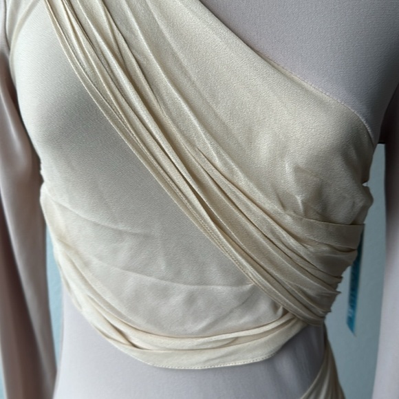 NWT Alic & Olivia dress size 4 cream nude bodycon mini dress - Picture 3 of 10